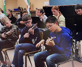 image-1012986-Ukeleles_2023_IG_music-8f14e.jpg